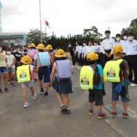 小学校中学校連携～あいさつ運動１日目～（６月１６日）