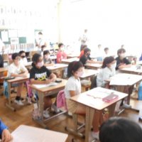 町内の小中学校教員が授業を参観しました（１０月５日）
