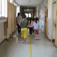 学校を探検しよう（１・２年）