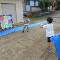 空気鉄砲、水鉄砲あそび(４年)