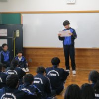 ２学年　校外学習出発式