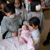 赤ちゃんだっこ体験