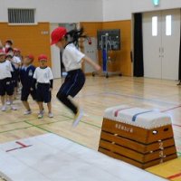 合同体育(1学年跳び箱）