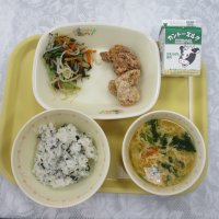 １年生　給食の様子